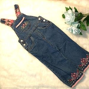 Dainty embroidered overalls 🎀